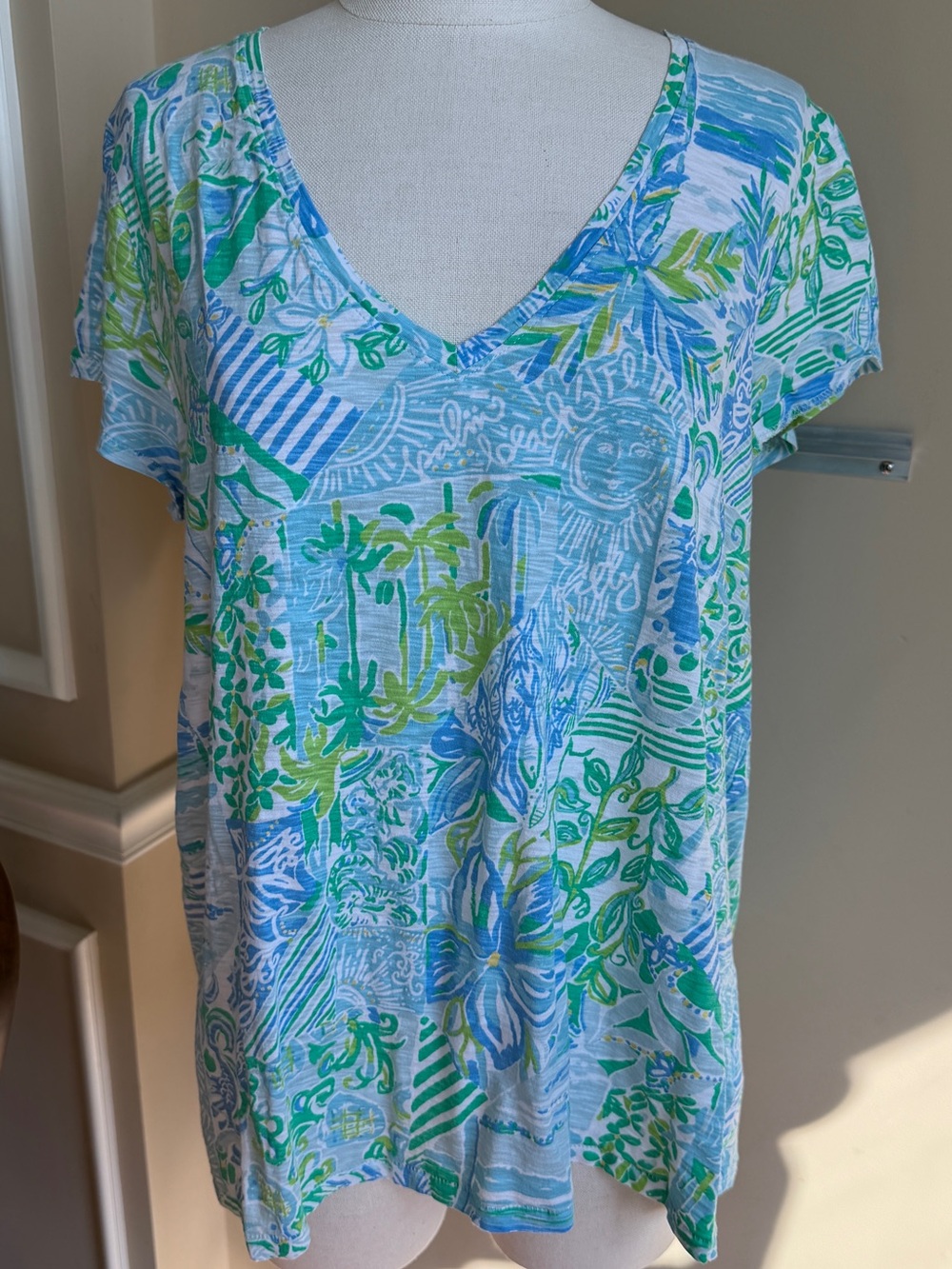 Lilly Pulitzer Palm Beach Happy Etta V-Neck Top, Size XL